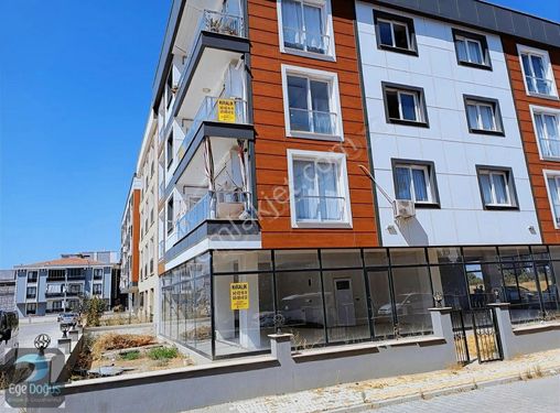 Manisa Muradiye'de 4 Katlı Köşe Satılık Bina