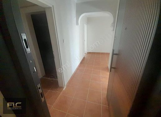 KARASU SAHİL MERKEZDE 2+1 AYRI MUTFAKLI ÖN CEPHE FIRSAT DAİRE