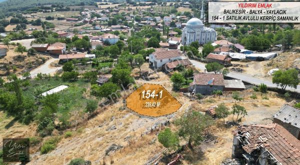 Balya Yaylacık Köyü İçerisinde Satılık 239 M2 Avlulu Kerpiç Yapı