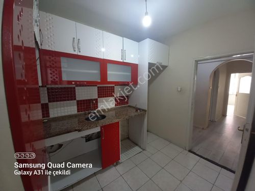 Savaş Emlak'tan kiralık Mehmet Akif'te 2+1 Doğalgaz sobalı 3 kat daire