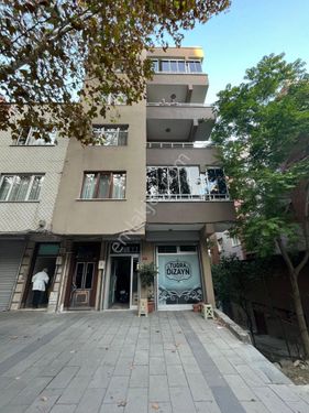 Estater'dan Bayrampaşa 50. Yıl Caddesi'nde Komple Satılık Bina