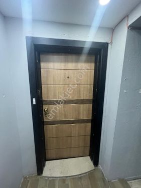 Çiğli Belediye Karşısında Cadde Cepheli 1+1 Ofis&büro