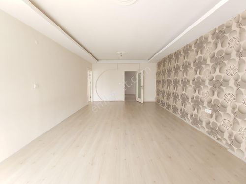  MEYDANKAVAĞINDA PARK CEPHELİ FIRSAT 2+1 DAİRE