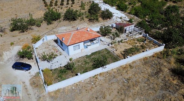 Toros Emlak'tan Gümüşler Kasabası Satılık 650 M2 Arsa İçi 1+1 Ev