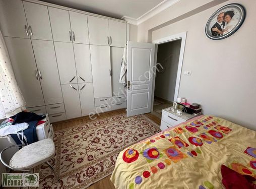 NEOMAS'TAN-ADAKALE CADDE CEPHE SON KAT DAİRE