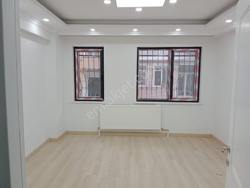  AKŞEMSETTİN CADDESİNE  YAKIN KİRALIK TERS DUBLEKS DAİRE