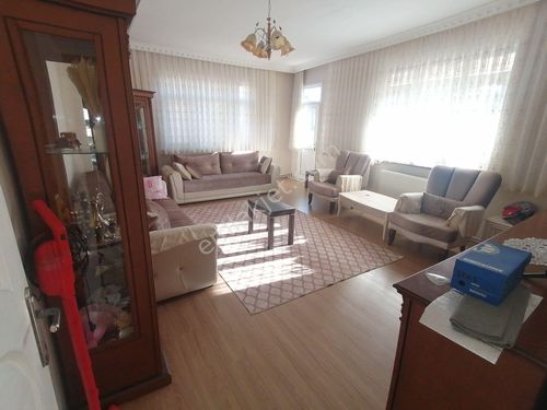  PENDİK ESENYALIDA UYGUN FİYATA SATILIK 2+1 100M2 KÖŞE DAİRE