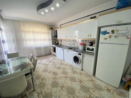 ÇAĞDAŞ MAH. ULTRA GENİŞ BAKIMLI 3+1 KUPON DAİRE ( 200M2 )