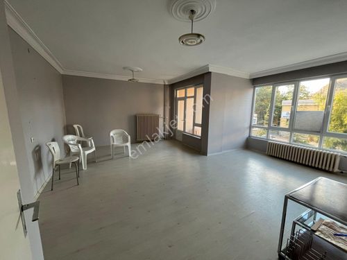 AFYON DERVİŞPAŞA MAHALLESİNDE AFJETLİ 3+1 SATILIK DAİRE