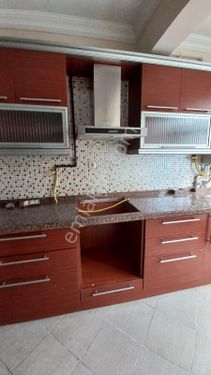  Rize Çarşı merkezinde 6.kat-130.m2-Tek Cepheli-3+1-kiralık daire