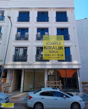 Sultanbeyli Merkezde Sıfır, Ulaşım Avantajlı 100 M² Arakat Ofis