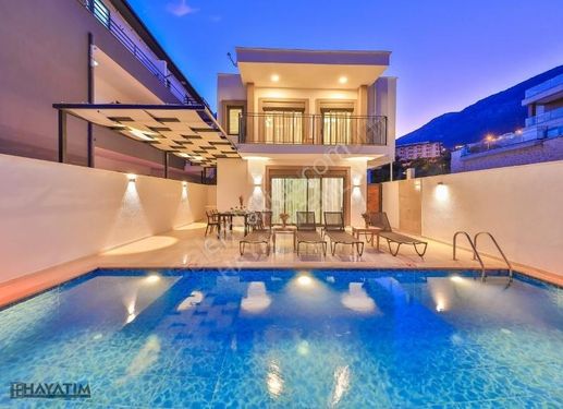 Kaş Göksekide Deniz Manzaralı Uzun Dönem Kiraliık Villa