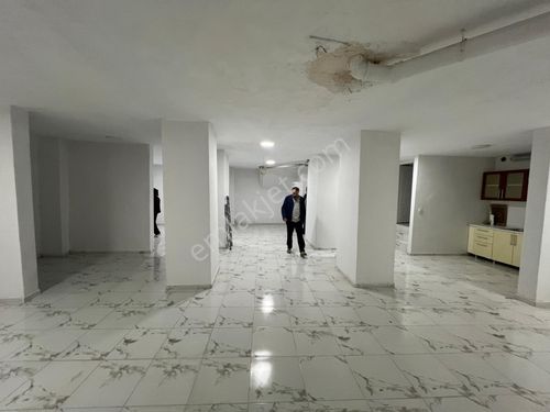 KÜÇÜKÇEKMECE İNÖNÜ MH  150m2 MASRAFSIZ  30.METRE HİSSELİ SATILIK DÜKKAN