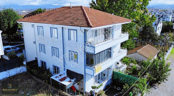 BALCIOĞLUNDAN SATILIK MERKEZ PLAJDA DENİZE 100M ARAKAT 2+1 DAİRE