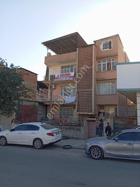 Türkmenbaşı Girişinde Ana Cadde Üzerinde Denizli Girişi 5+1   teraslı Müstakil     Çift Mutfak