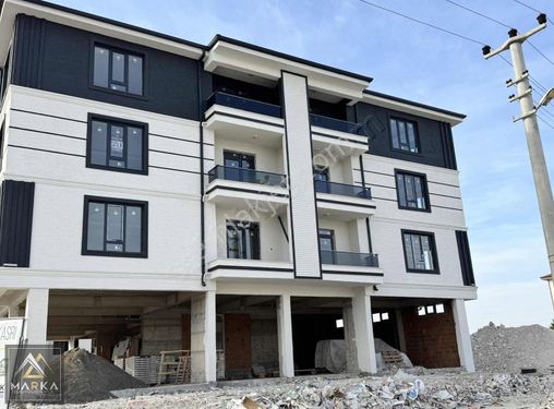 MARKA'dan ZAFERTEPE'de ARAKAT SATILIK GENİŞ 2+1 DAİRE