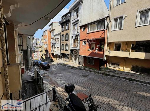 KAĞITHANE HARMANTEPE'DE MERKEZİ KONUMDA 1+1 SATILIK DAİRE