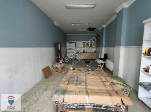 ÇEKMEKÖY ALEMDAĞDA ANA CADDEYE CEPHE 200M² DÜKKAN