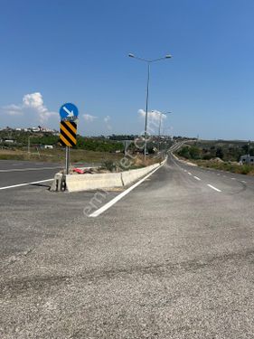 Sarımazı Mh’de Bulvar Üzeri Ve Köşe Başı Arsa’dır.ister Konut İster Yatırım Amaçlı Düşünülebilir.