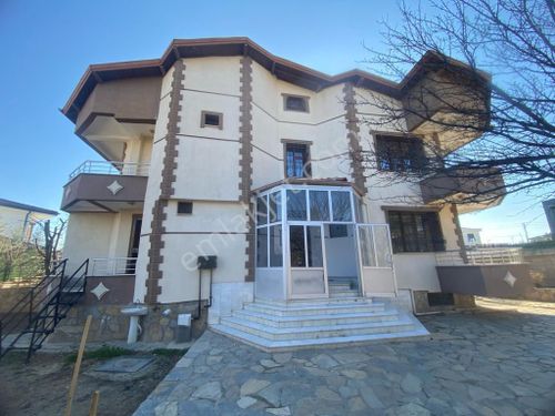  SELÇUKLU  SİLLE AK MAHALLE 6+1 KİRALIK VİLLA