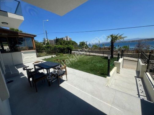 Ayvalık Mithatpaşa Mahallesi denize sıfır ikiz villa