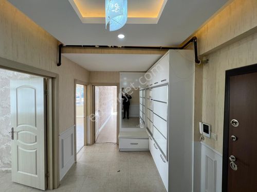 DİKMEN GAYRIMENKULDEN CADDE ÜZERİNDE 3+1 ARAKAT DAİRE 