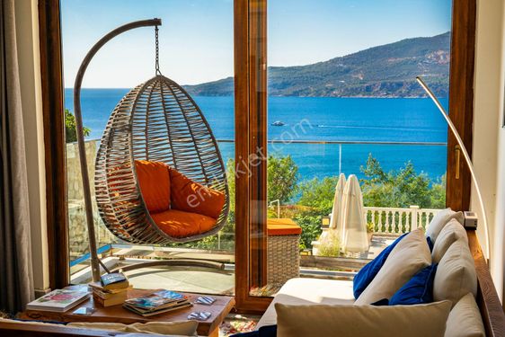  KALKAN KIŞLA'DA 2+1 EŞSİZ DENİZ MANZARALI DAİRE