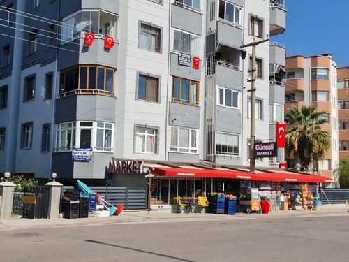 Kocaeli Cumhuriyet Mah. Deniz manzaralı Satılık 3+1 Daire 