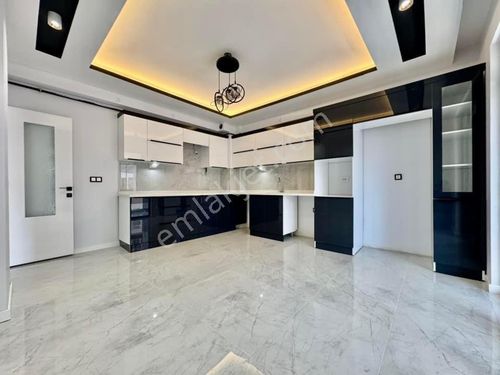 -EROĞLU EMLAK- 3+1 165M2 GİYİNME ODALI ÇOK GENİŞ DAİRE