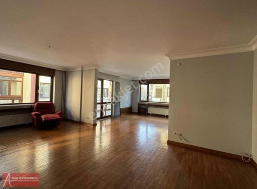 ACIBADEM TİBAŞ PARK SİTESİNDE ÇOK İYİ KONUMLU 3+1 167m² DAİRE