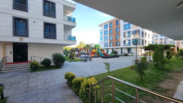 110m2 2+1 Satılık Site Dairesi Cumhuriyet Mahallesi Denize Yakın Konumda