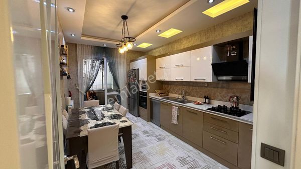  FISTIKLIKTA PARK KARŞISI ULTRA LÜKS 3+1 SATILIK DAİRE