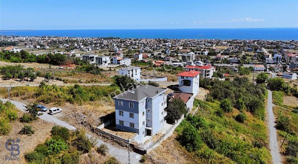 Cb Park Emre Genç Den Villa Tanında Komple Bina Ve Arsası