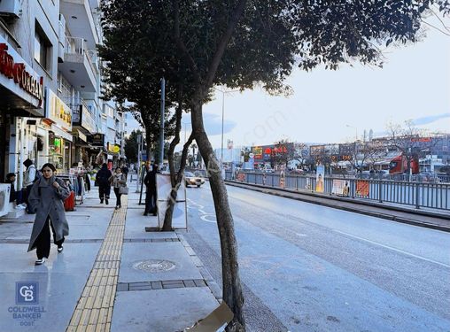 Balçova Cadde Üzeri Satılık Dükkan