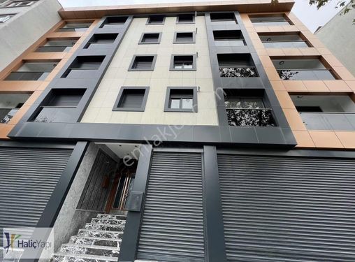 Şişli Feriköyde 1 Yıllık Binada Ara Kat 2+1 Kiralık Daire