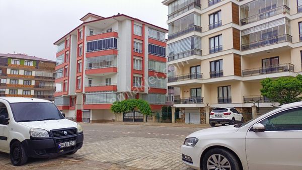 Satılık Garaj Yarenlerde Cadde Cepheli 24 M²