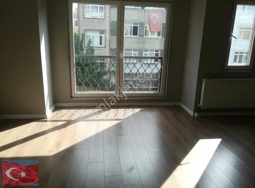 Kocamustafapaşa Çevre Tiyatrosu civarı Yeni binada Kiralık Daire