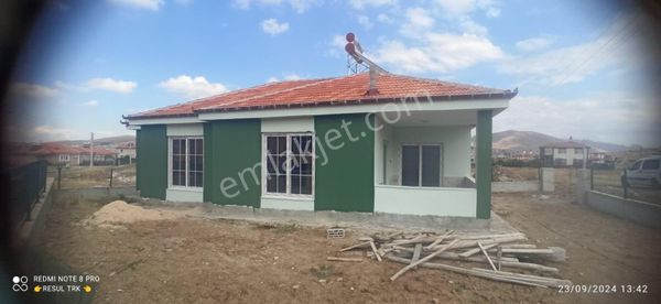 Ulukışla Kaymakamlık Civarı 430 M Tek Tapu Arsa İçinde 2+1 Mustakil