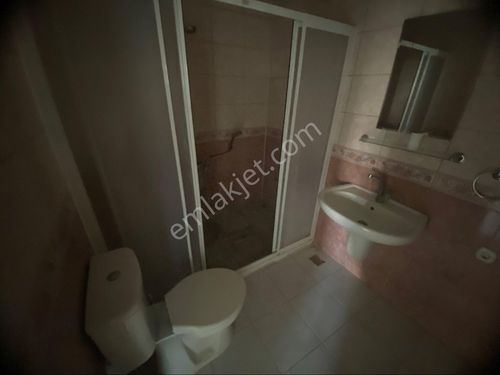 Selçuklu/ ferit paşa mh.beşyol yakını Kiralık 4+1 dire. Yeni boyalı. Lütfen açıklamayı okuyunız.