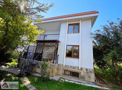 MUDANYA BADEMLİ DE KÖŞE KONUMDA BAHÇELİ SATILIK TRİPLEKS VİLLA