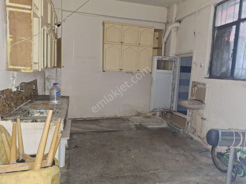 Bağcılar Kemalşpaşa Mahallesi Kiralık 75 M2 Dükkan