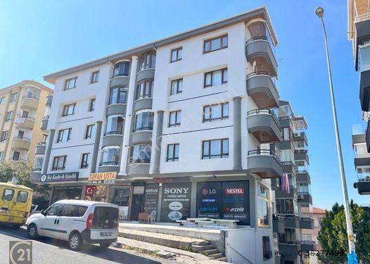 ÇANKAYA CEVİZLİDERE'DE ARA KAT CAM BALKONLU 3+1 SATILIK DAİRE