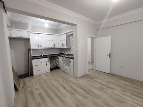 KARŞIYAKA MAHALLESİNDE SATILIK DAİRE