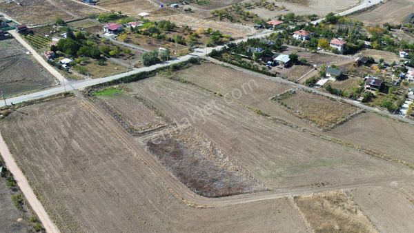 İmar Emlak2'den Krediye Uygun Yola Ve Parka Cephe 1360m2 Tek Tapu Villa Parseli