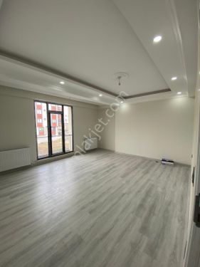  KARLIBAYIRDA CADDE CEPHE 3+1 ARAKAT TEK YETKİLİ