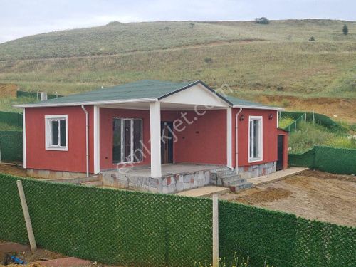 350 M2 İçinde 1+1 Tapulu Elektrik Su Tel Örgü Ana Yola 500 Metre