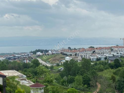 Deniz Manzaralı Kiralık İkiz Villa