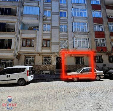 REMAX ALA'DAN 50.YIL'DA GENİŞ 1+1 GİRİŞ DAİRE