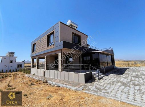 Oskadan Akziyarette 2 Katlı 6 Odalı Lüks Villa