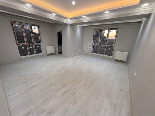 Toyap’tan Eski Habipler Mahallesi’nde 3+1 145 M2 Üç Balkonlu Ebeveyn Banyolu Asansörlü Kiralık Daire